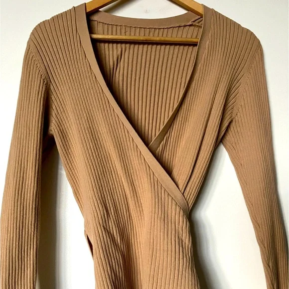 vintage camel wrap top - Picture 1 of 1